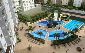 Flat 123 - Veredas - 300 metros Hot Park - Vista Piscina